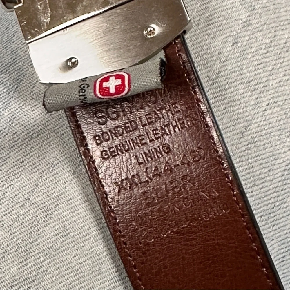 Swiss Gear Black / Brown Reversible Belt with Silver Buckle XXL 44 -48.